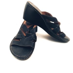 Born Black Leather Slip On Wedge Sz 9